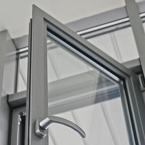 Алюминиевые окна: преимущества, недостатки и сфера применения